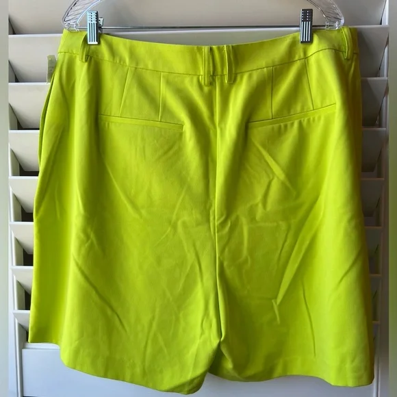 1. State - 14W - NWT - Green Bermuda Shorts Performance Fabric - Frt Pockets - Picture 5 of 6